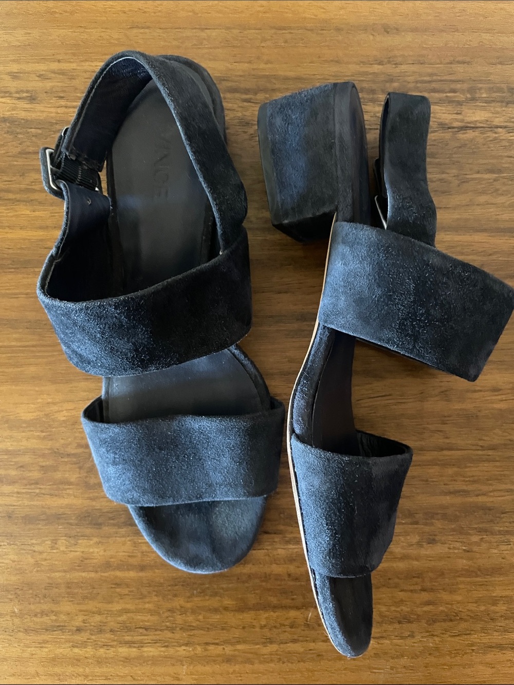 VINCE Taye Navy Suede Sandals Size 8M or 38